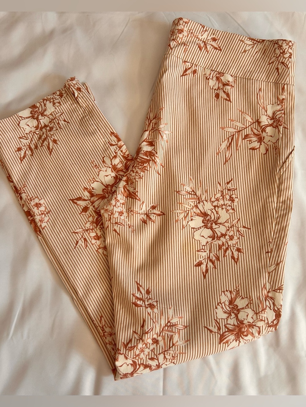 Joe B.  Tapered Ankle Stretch Pinstripe With Floral Pattern Pants Size Large